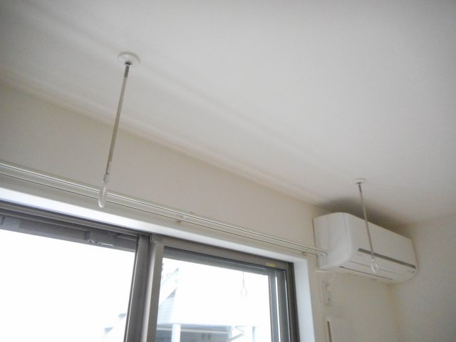 フェリーチェSt.の設備|室内物干し竿があり便利です