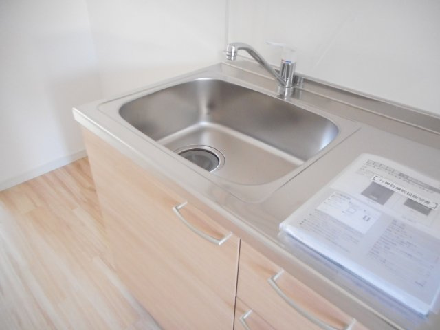 シャルル　フォワイエのキッチン|コンパクトなキッチンで掃除もラクラク