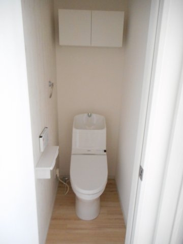 シャルル　フォワイエのトイレ|コンパクトで使いやすいトイレです