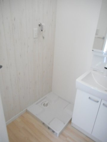 シャルル　フォワイエの内装|洗濯機置場