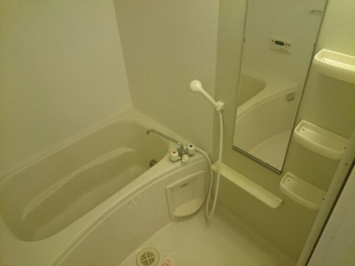 【浴室】 | コモド・ピアッツァⅠ | 日々の疲れを癒すお風呂付です