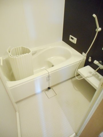 エバレットの浴室|ゆったり過ごせるお風呂です