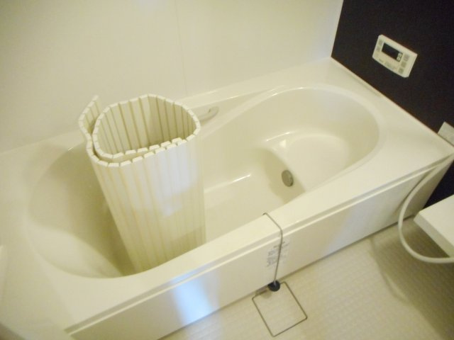 エバレットの浴室|落ち着いた空間のお風呂です