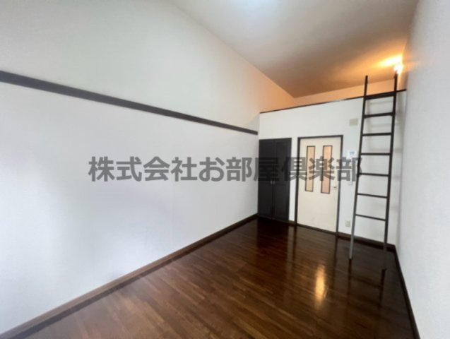 プライマリー久留米大南の居間・リビング|角部屋で明るい居間です