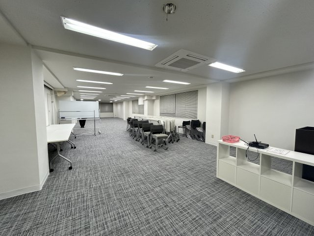 紀陽ビルのロビー