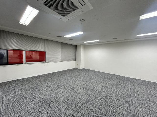 紀陽ビルのロビー