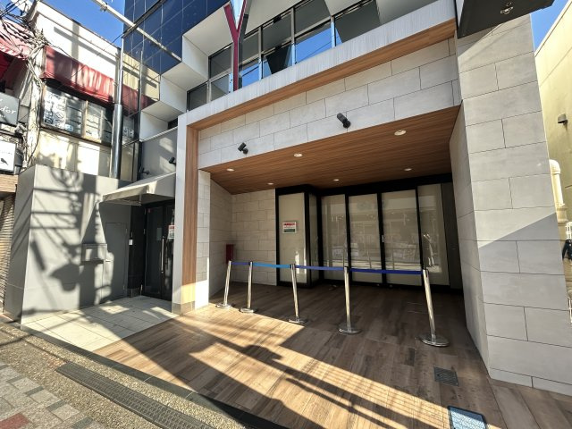 仙川ビル　２F～３Fのエントランス