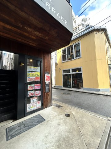 ＬＡＮＤＰＯＯＬ　ＫＡＮＤＡ　ＴＥＲＲＡＣＥの駐車場