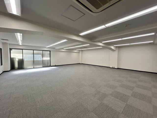 赤坂丸ビルのロビー