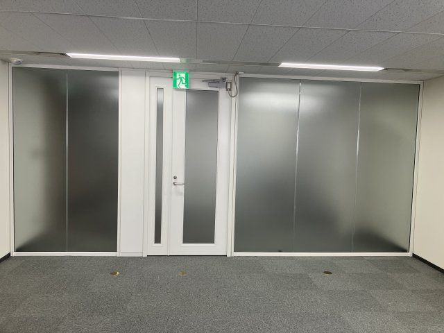 祐真ビル本館のエントランス