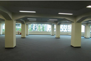 新宿ビルディングのロビー