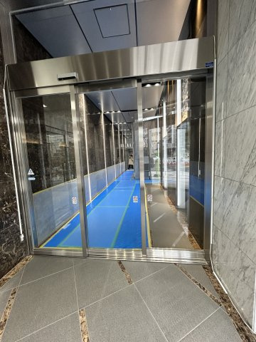 上野広小路会館のエントランス