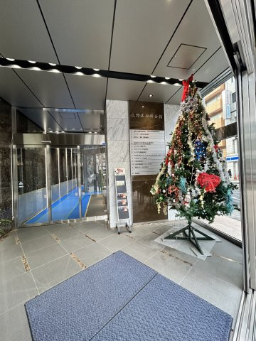 上野広小路会館のロビー