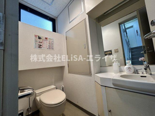 東日暮里5丁目ビルの洗面所