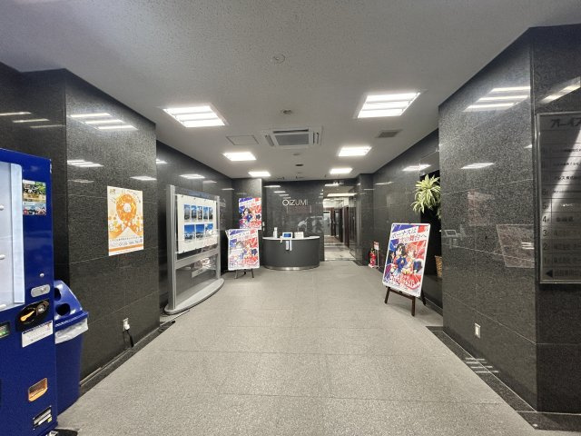オーイズミ東上野ビルのロビー