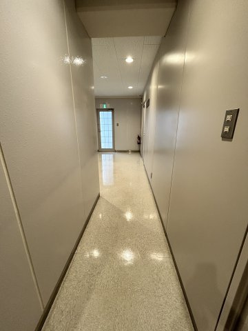 ロックフィールドビルのロビー