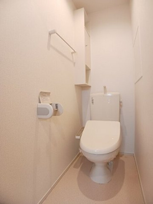 【トイレ】 | ピアニー関戸　Ⅱ | シンプルで使いやすいトイレです