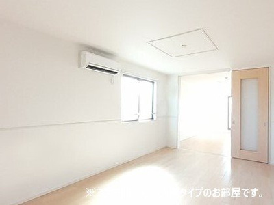 【居間・リビング】 | モンテリザイア紀和 | おしゃれな居間です