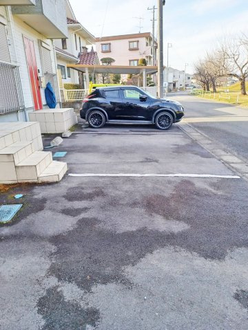 リヴィエールの駐車場