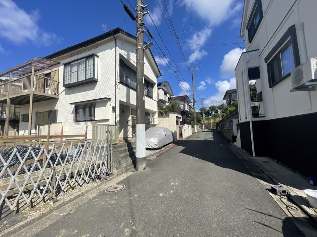 横浜市港南区笹下3丁目 新築戸建て【仲介手数料無料】カースペース2台