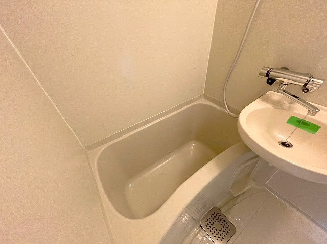 ローズコーポ西中島の浴室