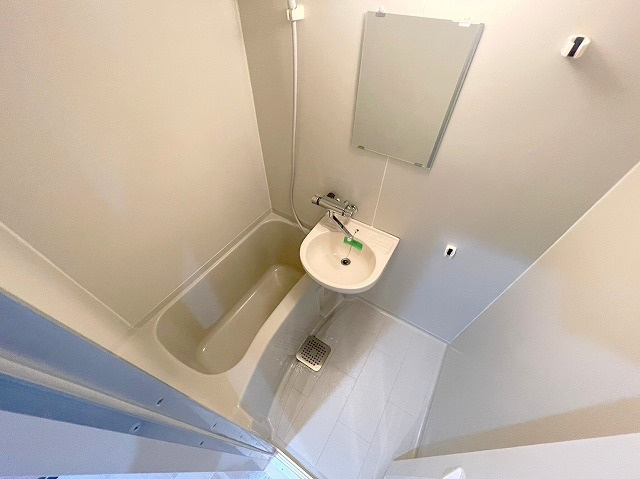 ローズコーポ西中島の浴室