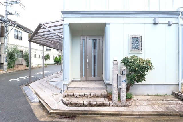 東大阪市岩田町　中古戸建の前面道路含む現地写真