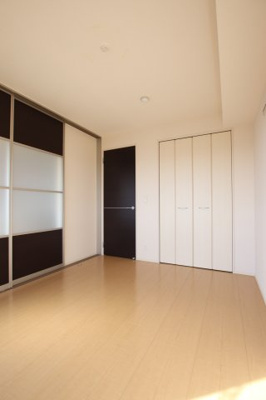 【洋室】 | ファミーユ・Ｍ