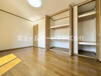 【子供部屋】 | 静岡市清水区幸町 中古戸建て | 2Fにある洋室です
子供部屋としても使えます