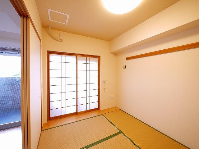 エイジングコート奈良新大宮の和室|明るい和室です
