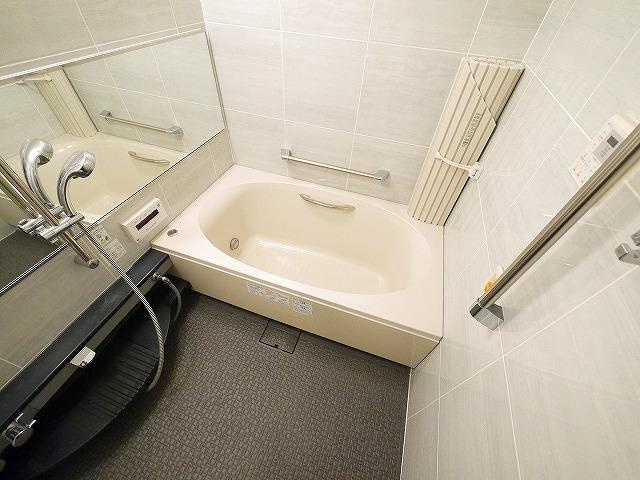 エイジングコート奈良新大宮の浴室|ゆったり過ごせるお風呂です
