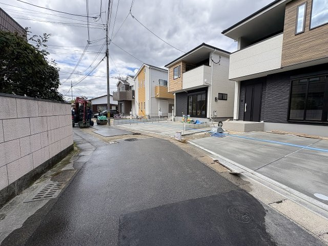 【その他】 | 福岡市早良区賀茂1丁目1期　1号棟（全2棟）【仲介手数料無料・0円】 | 現地写真。前面道路です。