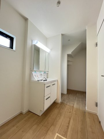 【洗面所】 | 福岡市早良区賀茂1丁目1期　1号棟（全2棟）【仲介手数料無料・0円】 | 施工例。施工例は完成時と異なる場合があります。