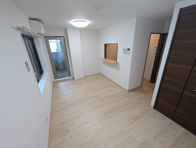 Lumbini桜塚の居間・リビング