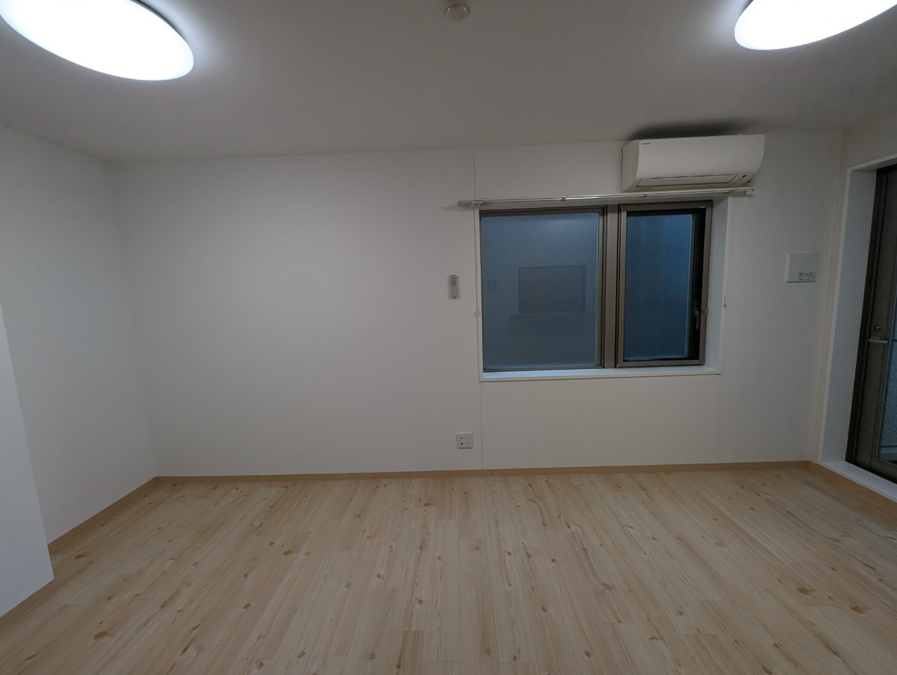 Lumbini桜塚の居間・リビング