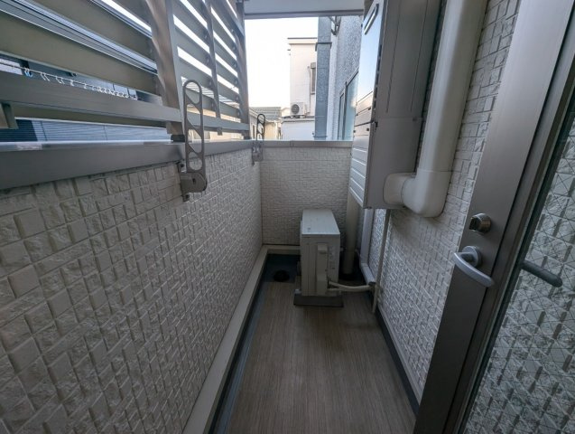 Lumbini桜塚のバルコニー