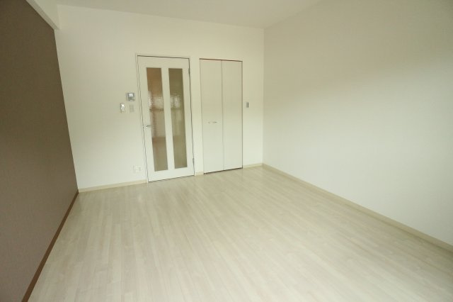 ツルトスコⅡ番館の居間・リビング