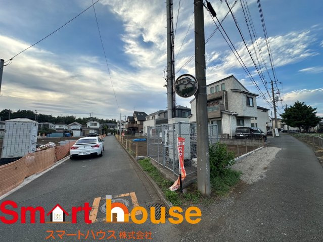 西大沼3丁目　全3区画の前面道路含む現地写真