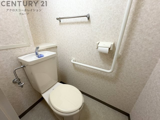 手すり付きで高齢者の方も安心