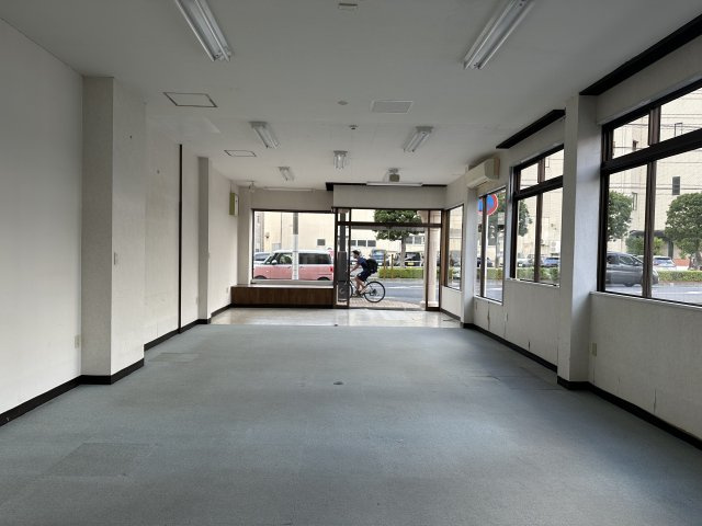 末広温泉町テナント1階のロビー