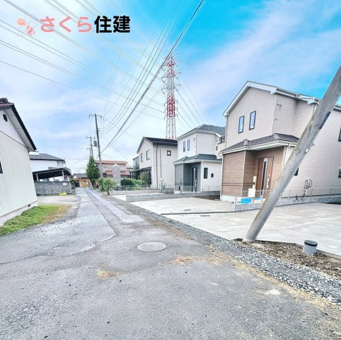 東町317番　　B棟の前面道路含む現地写真|前面道路：東側私道約４ｍ！車通りが少ない為、駐車や出入りの際慌てずにできます♪
