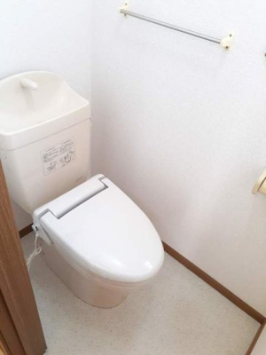 【トイレ】 | ラフィネ・メゾン | 落ち着いた色調のトイレです
