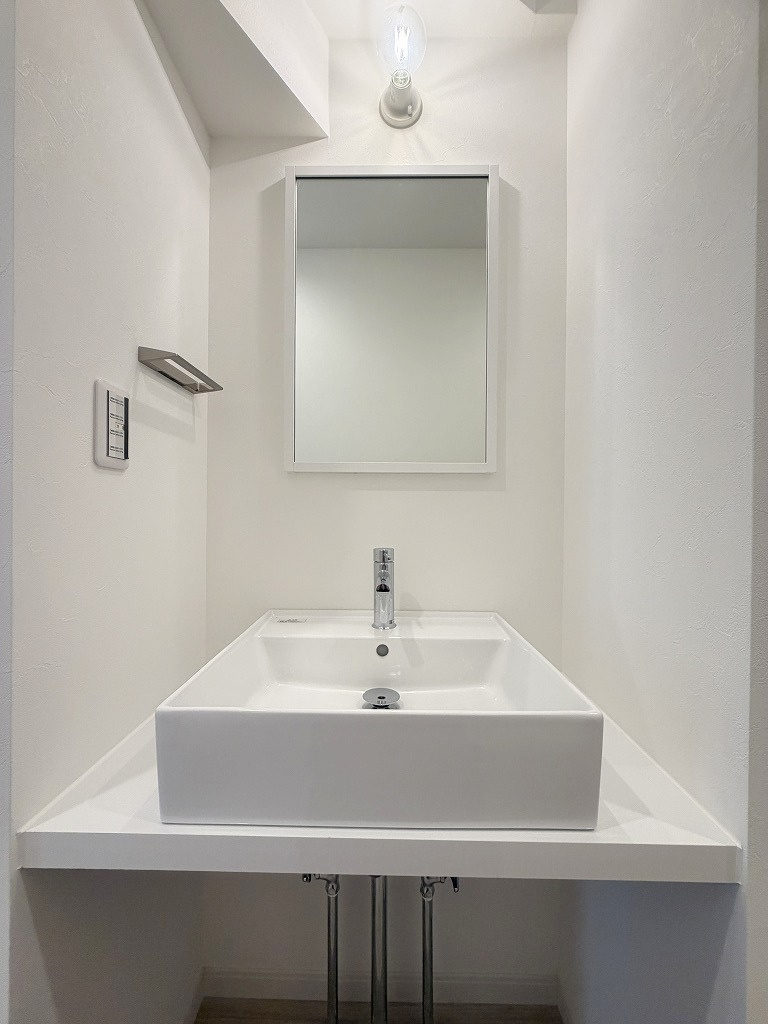 三郷市高州1丁目　新築戸建　全1棟の独立洗面台|1階にも洗面台があり便利です