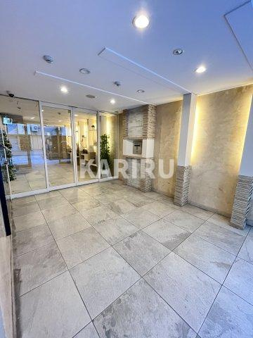 ラクラス長堀橋のエントランス|ゆとりのあるエントランスです