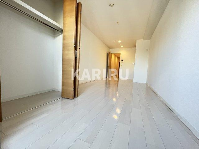 ラクラス長堀橋の洋室|落ち着いた色調の洋室です