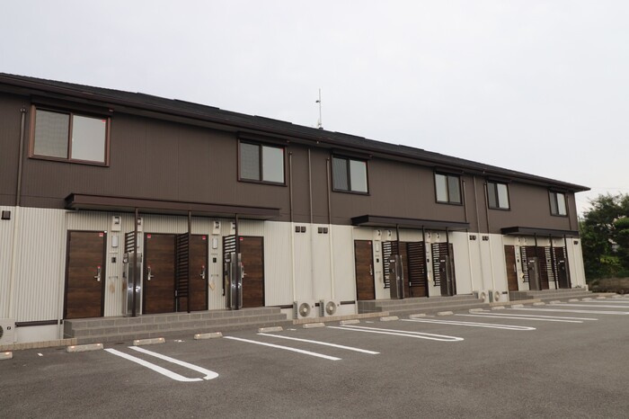ラルジュガーデン西寺の外観