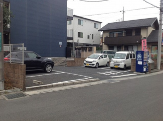 【駐車場】