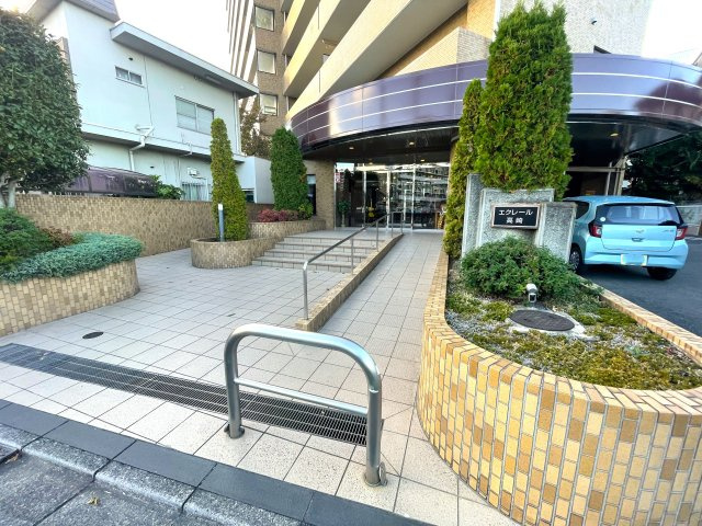 エクレール高崎のエントランス|マンションのエントランスです。
