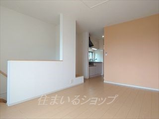 広島市安佐北区亀山４丁目のアパートの居間・リビング