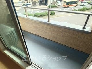 広島市安佐北区亀山４丁目のアパートのバルコニー